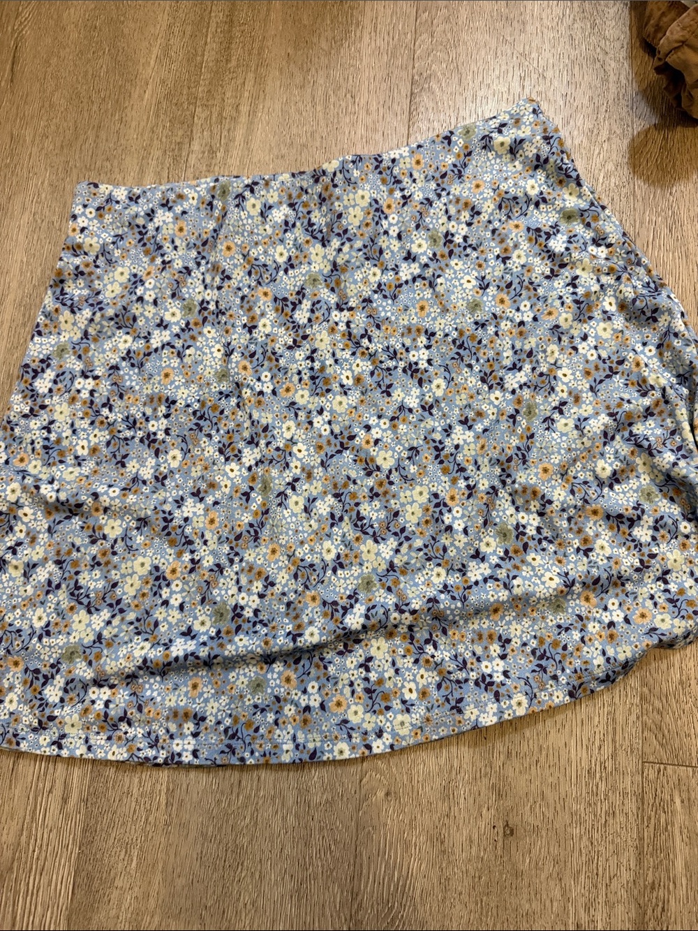 Wilfred Blue and Cream Floral Mini Skirt